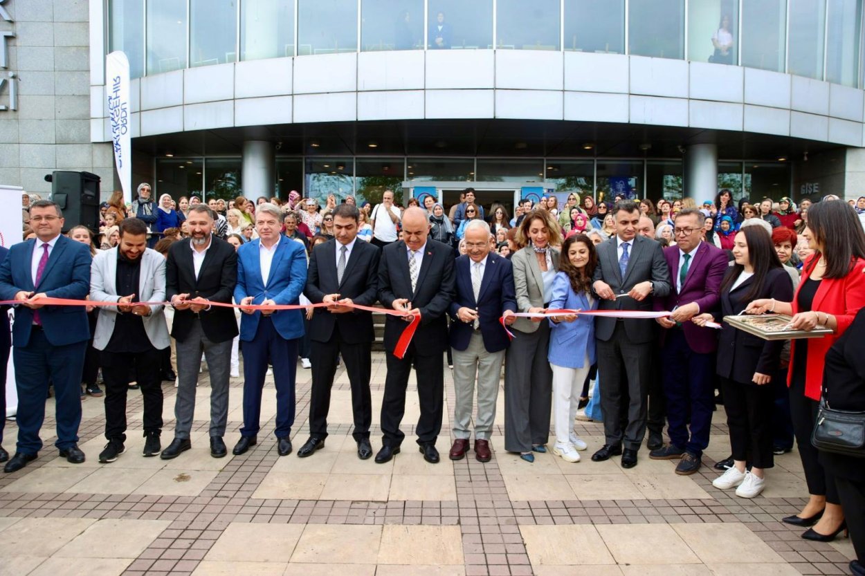 BAŞKAN GÜLER: “HAYAT BOYU EĞİTİMİN EN GÜZEL ÖRNEKLERİ BU SERGİDE”