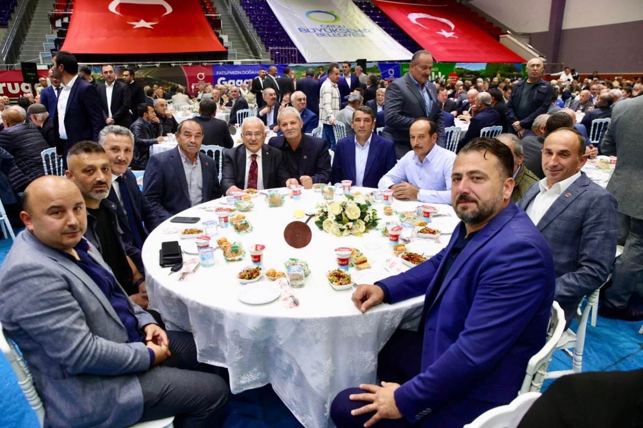 BAŞKAN GÜLER MUHTARLARLA BİR ARAYA GELDİ