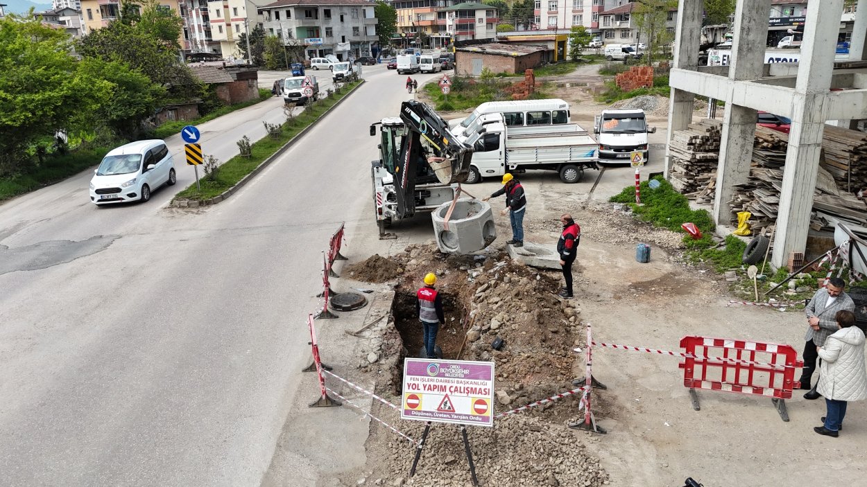 FATSA’DA ALT YAPI SORUNUNA NEŞTER