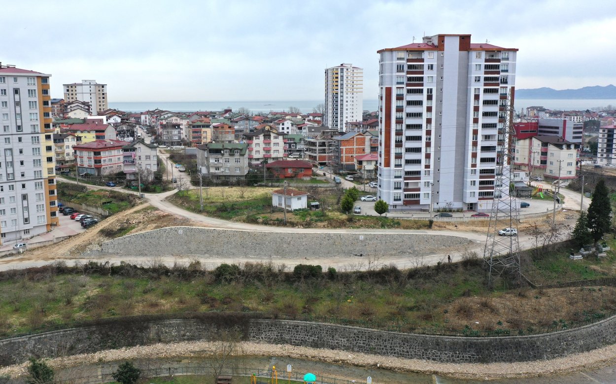 FATSA EVKAF’TA TAŞ DUVAR TAMAMLANDI