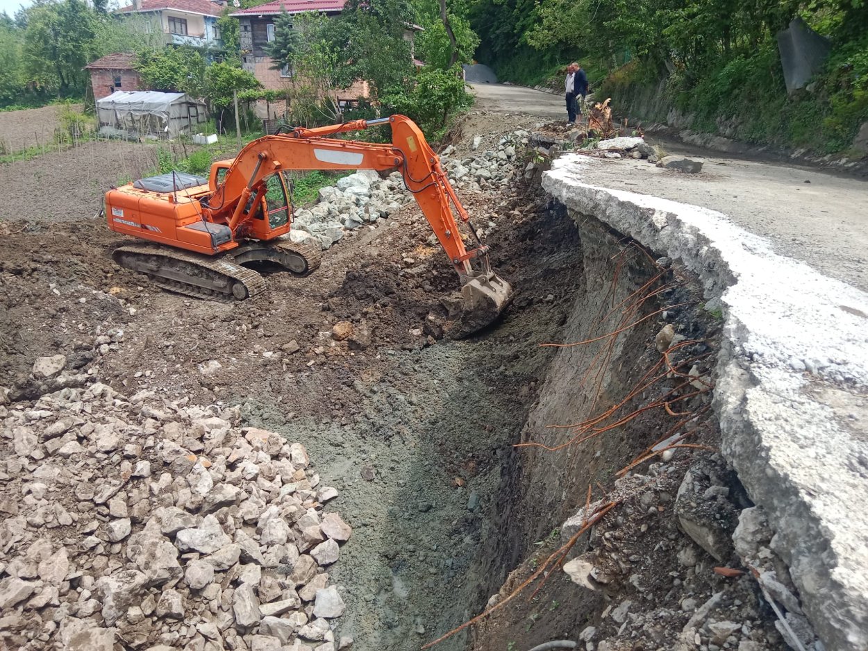 HEYELAN NEDENİYLE ULAŞIMA KAPANAN YOLLAR AÇILDI