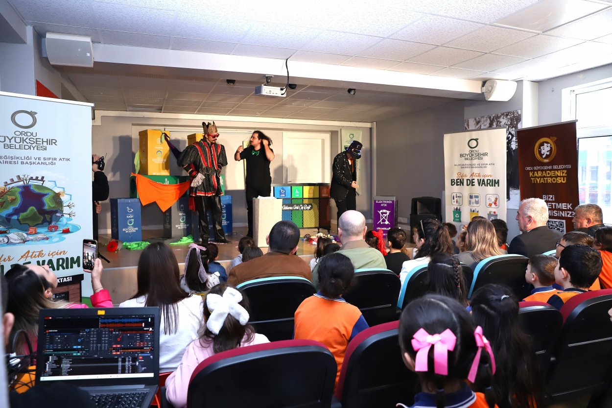 MİNİKLER SIFIR ATIĞI EĞLENEREK ÖĞRENDİLER