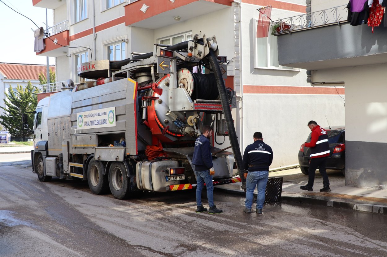 ORDU’DA KANAL VE YAĞMUR SUYU HATLARI TEMİZLENİYOR!