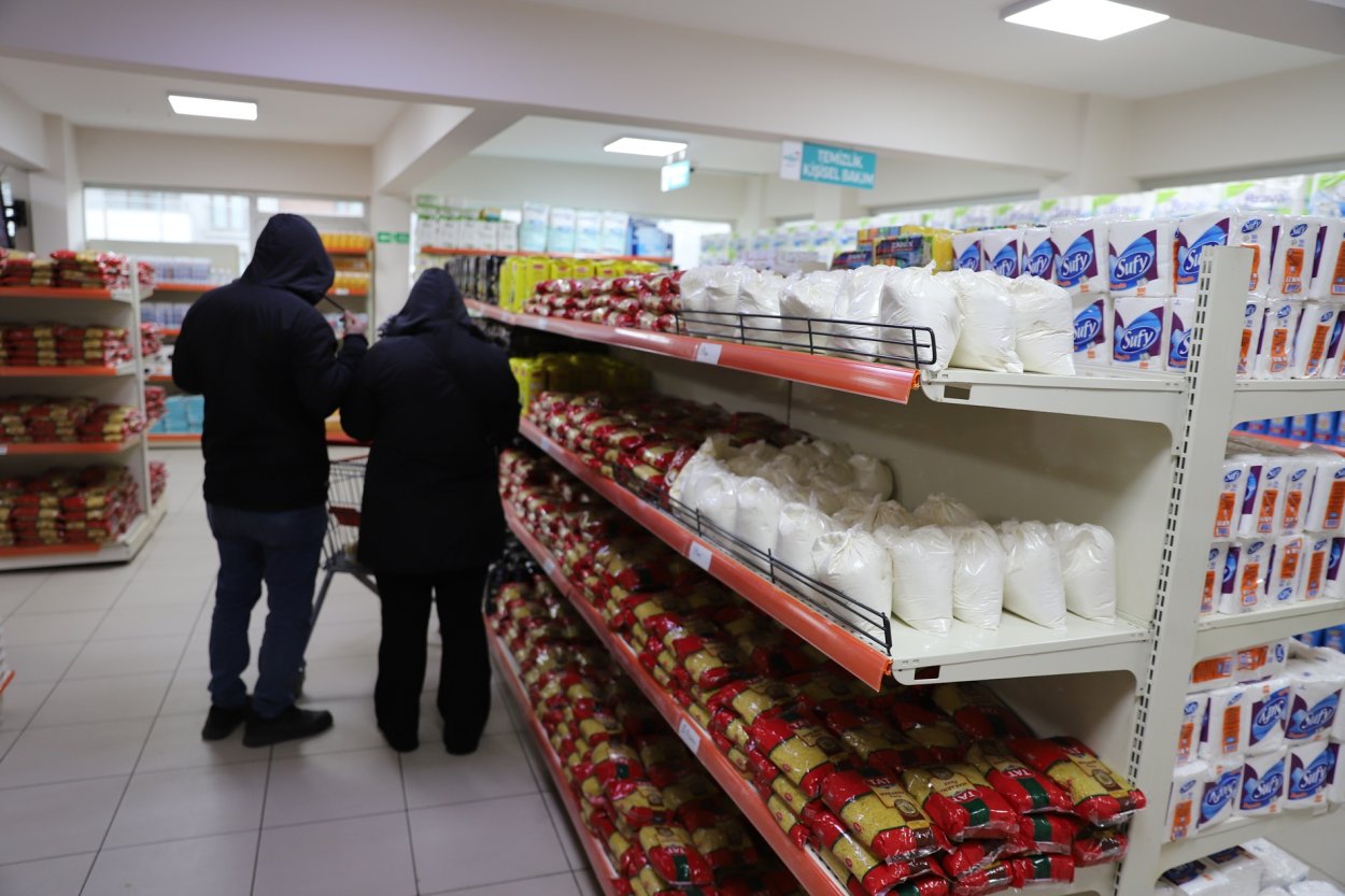 SOSYAL MARKET RAMAZAN AYINDA İHTİYAÇ SAHİPLERİNİ YALNIZ BIRAKMIYOR