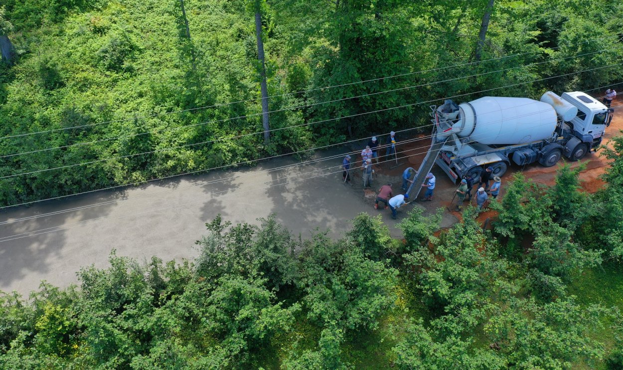 ÜNYE-KUMRU BAĞLANTI YOLUNDA BETON SEVİNCİ